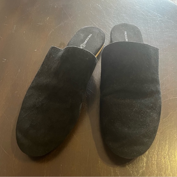 ❣️FEB. DONATION SALE❣️ Treasure & Bond Black Flat Mules - Picture 2 of 6